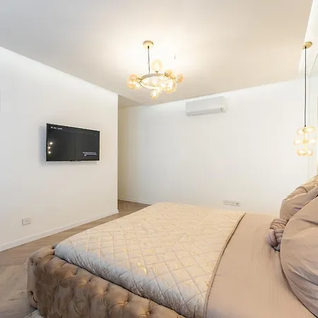 Апартаменты Timonova Luxapartment Freegarage *